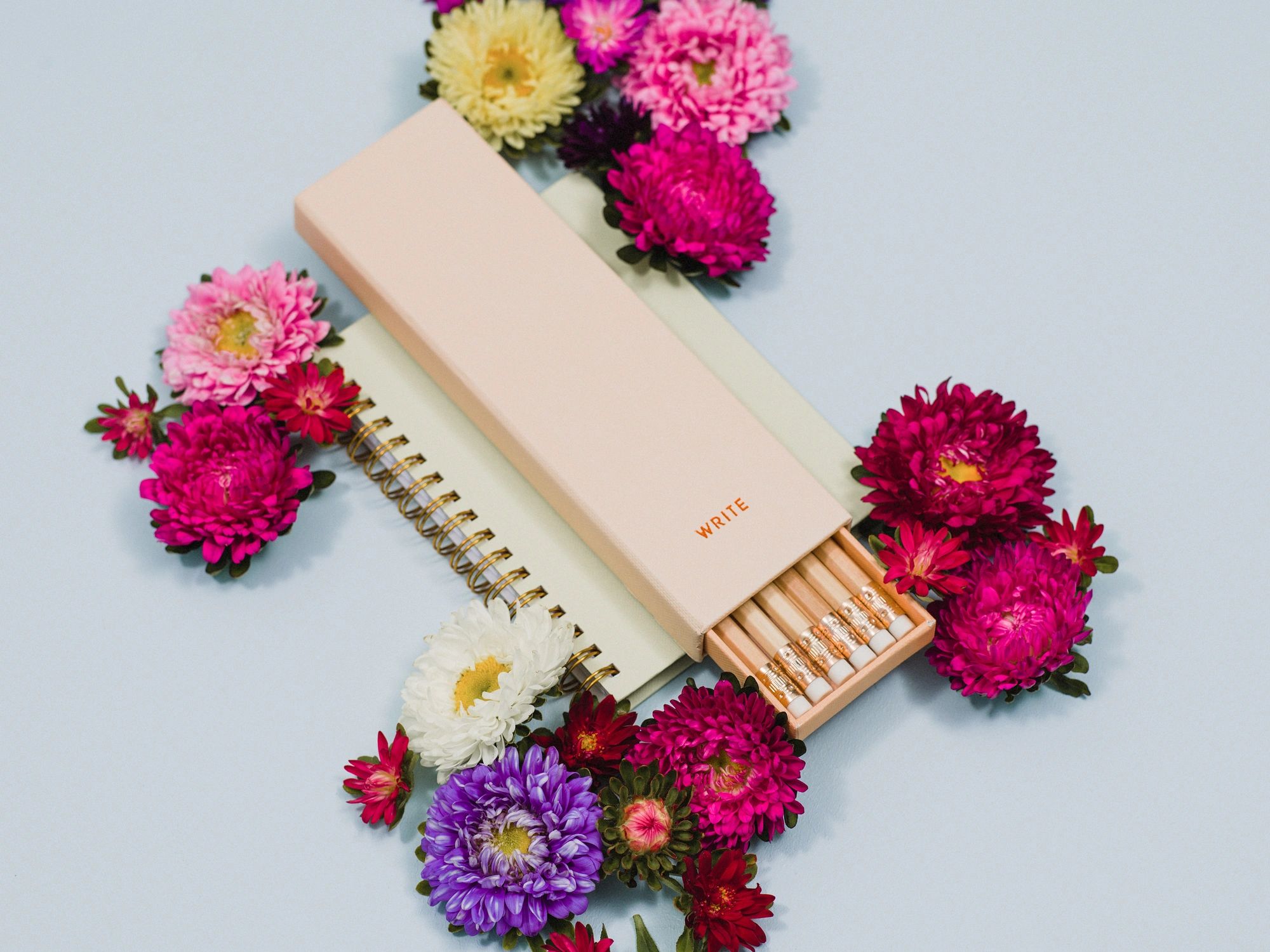Refined stationery and floral arrangement for thank you gifting