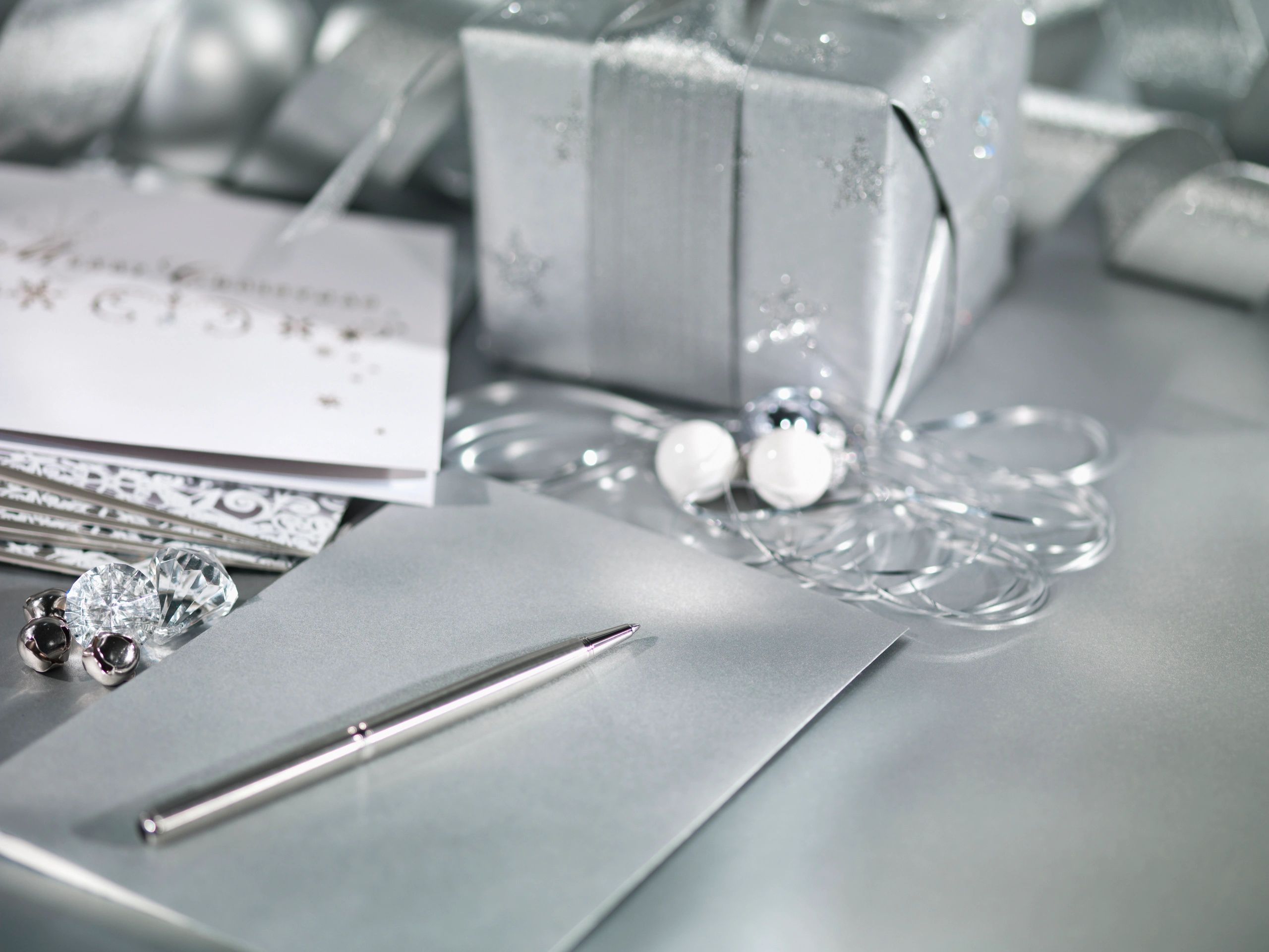 Elegant wrapped gifts and card for anniversary gifting